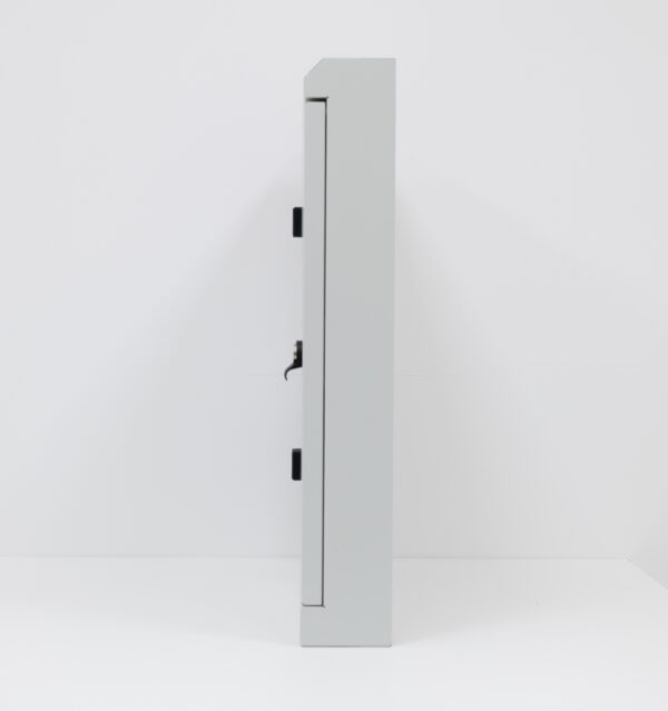 200 hooks - Steel door - Image 4