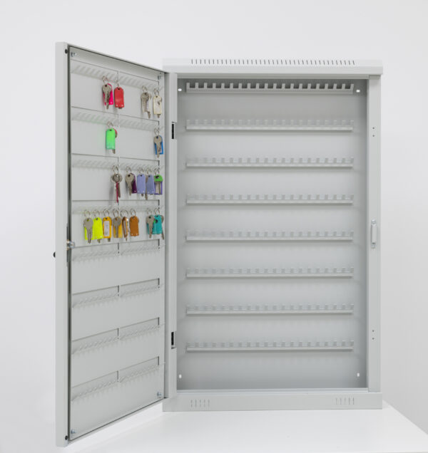 320 hooks - Steel door - Image 4